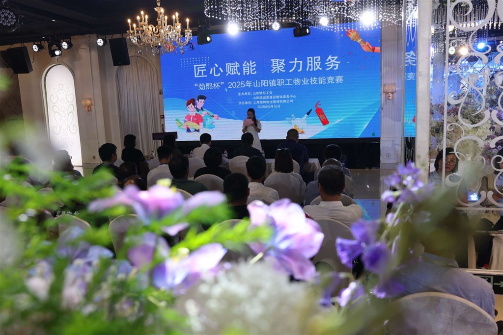 给大家讲解“微信里斗牛从哪买房卡”详细创建房间方法