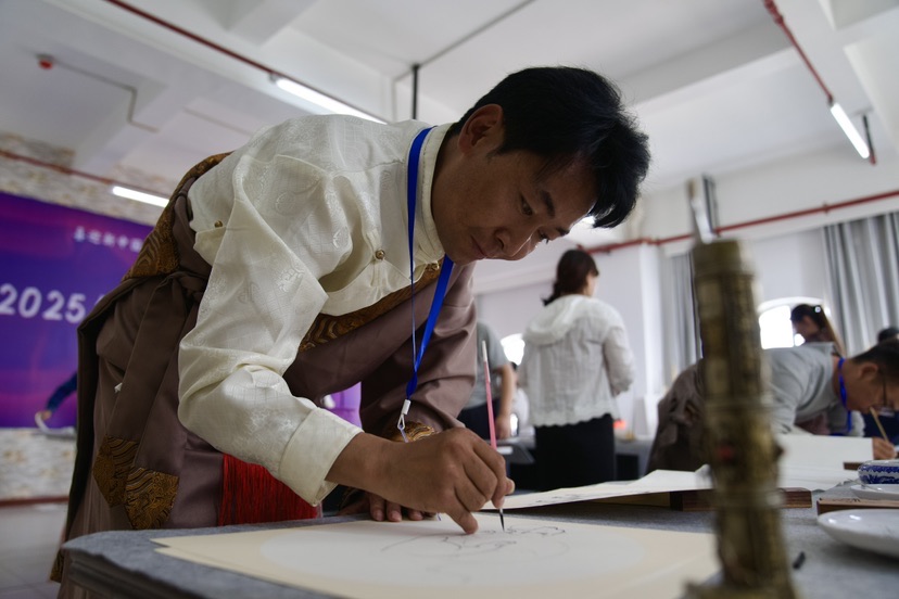 玩家讲解“微信怎么建房玩斗牛牛啊”获取链接房卡