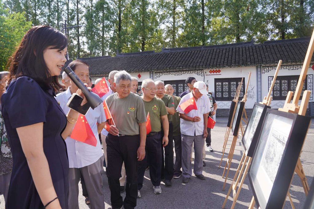 给大家讲解“微信金花链接从哪里买房卡”详细如何建房间教程