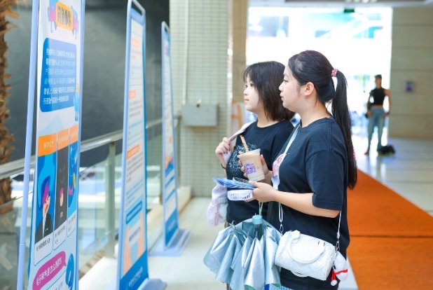 玩家科普“微信怎么打开拼三张房卡”获取自建房教程