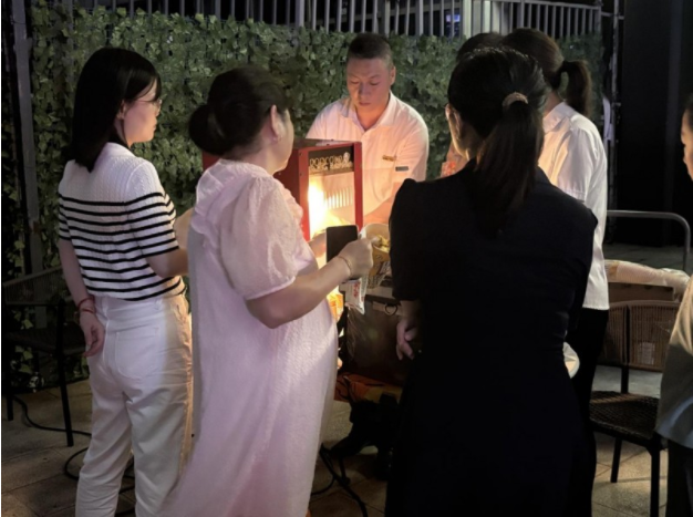 给大家讲解“微信牛牛链接买房卡代理”获取自建房教程